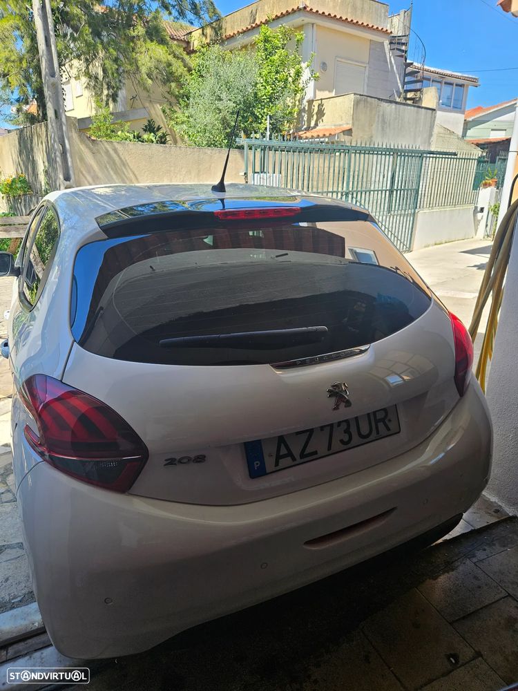 Peugeot 208 BlueHDi 100 Allure - 4