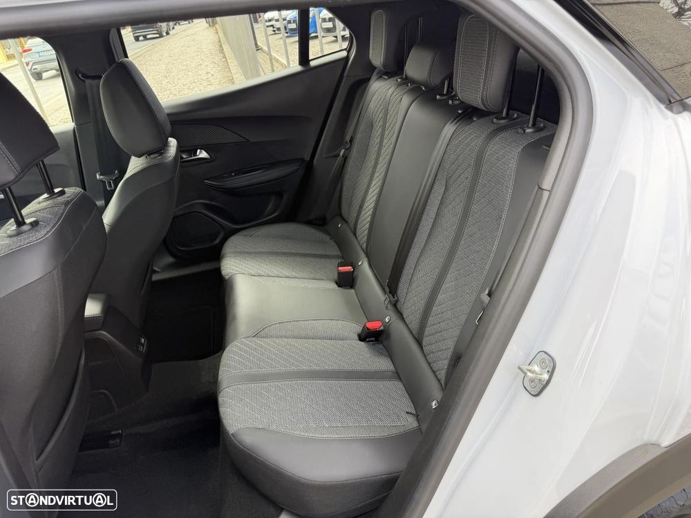Peugeot 2008 1.2 Hybrid GT e-DCS6 - 4