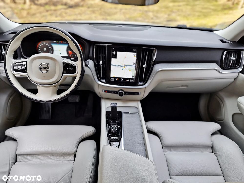 Volvo V60 Cross Country B4 D AWD Geartronic Pro - 29