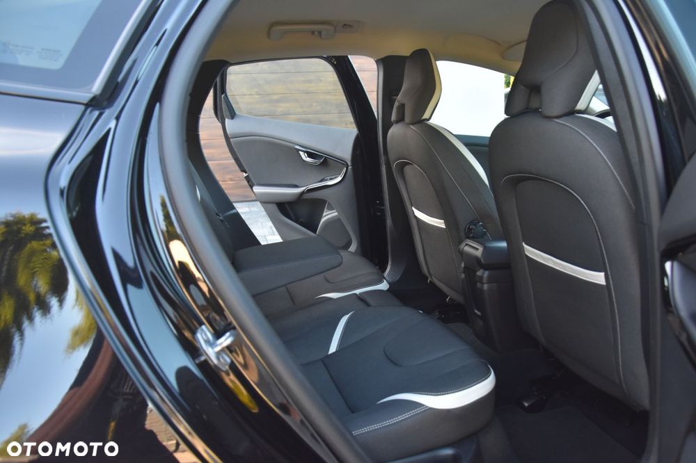 Volvo V40 T3 Momentum - 20