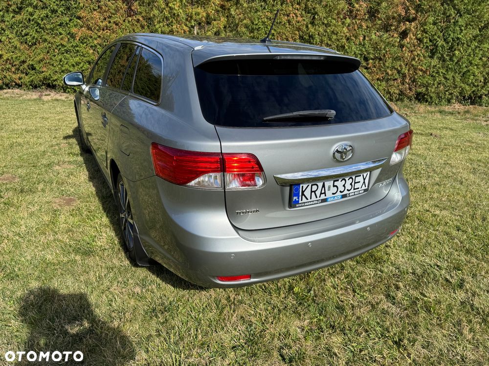 Toyota Avensis - 21