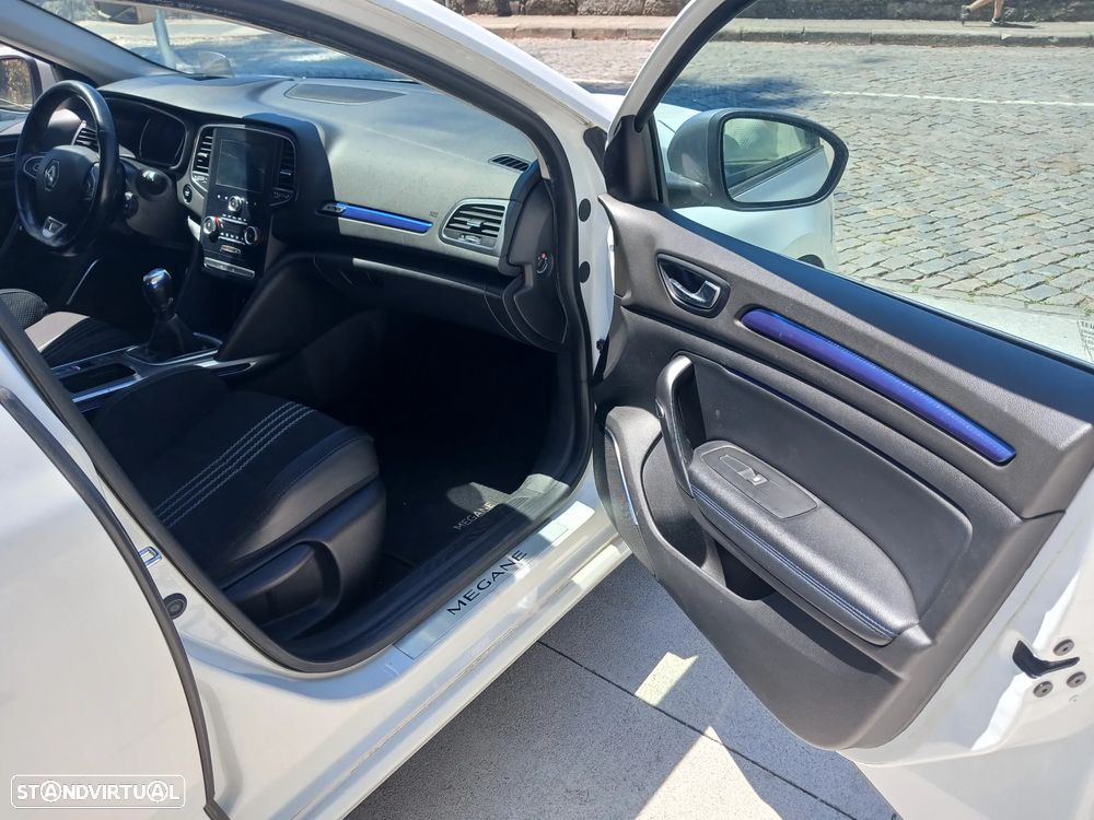 Renault Mégane Sport Tourer 1.5 dCi GT Line J18 - 27