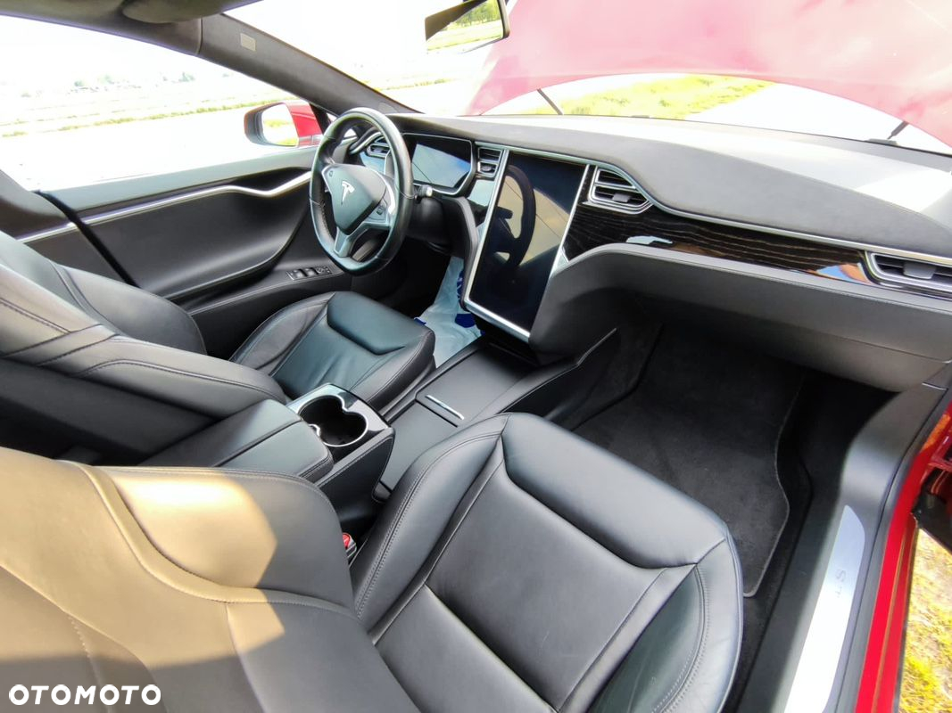 Tesla Model S Performance - 37
