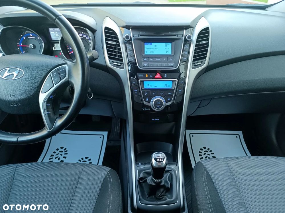 Hyundai i30 blue Kombi 1.6 CRDi Passion - 31