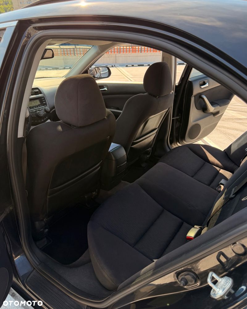 Honda Accord 2.0 Executive - 12