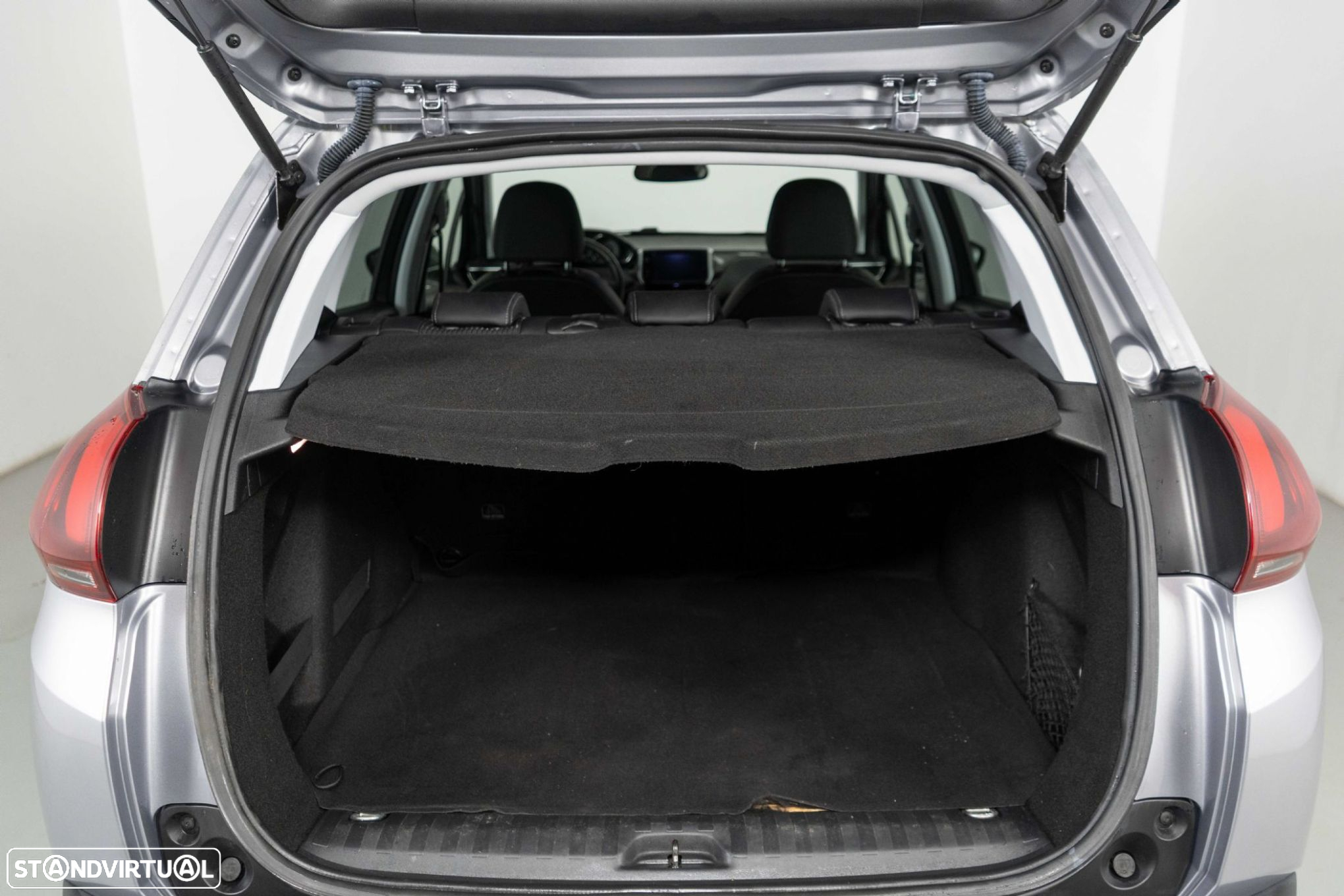 Peugeot 2008 1.2 PureTech Allure Pack EAT8 - 11
