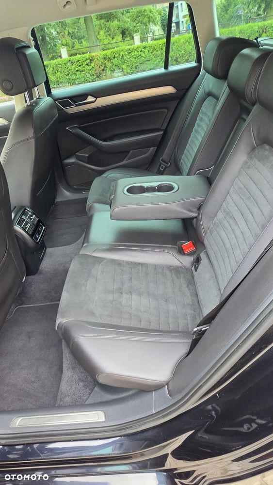 Volkswagen Passat 2.0 TDI (BlueMotion Technology) Highline - 23