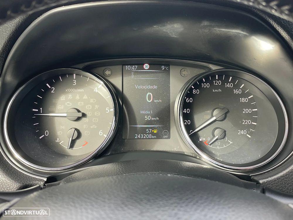 Nissan Qashqai 1.5 dCi N-Connecta 18 - 27