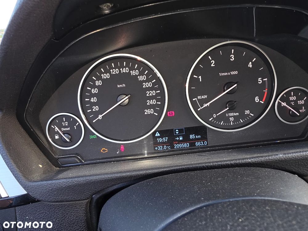BMW Seria 3 320d xDrive - 15