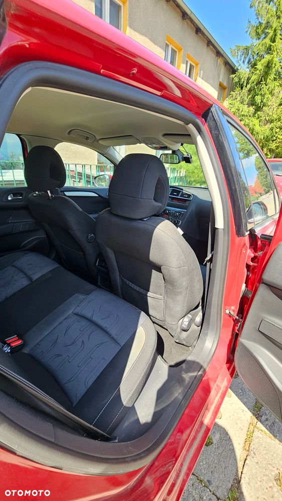 Citroën C4 1.6 HDi SX - 33