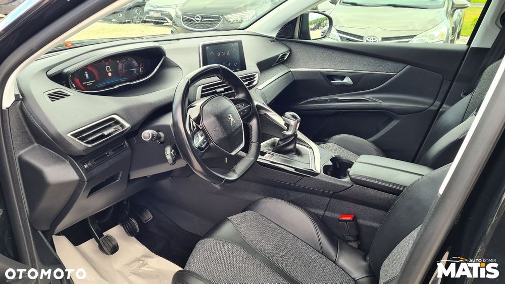 Peugeot 5008 - 8