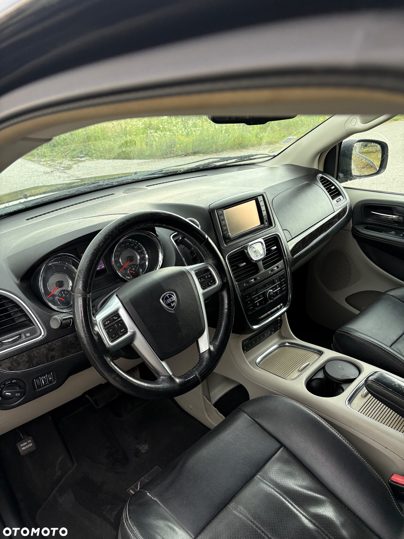 Lancia Voyager 2.8CRD Platinum - 8