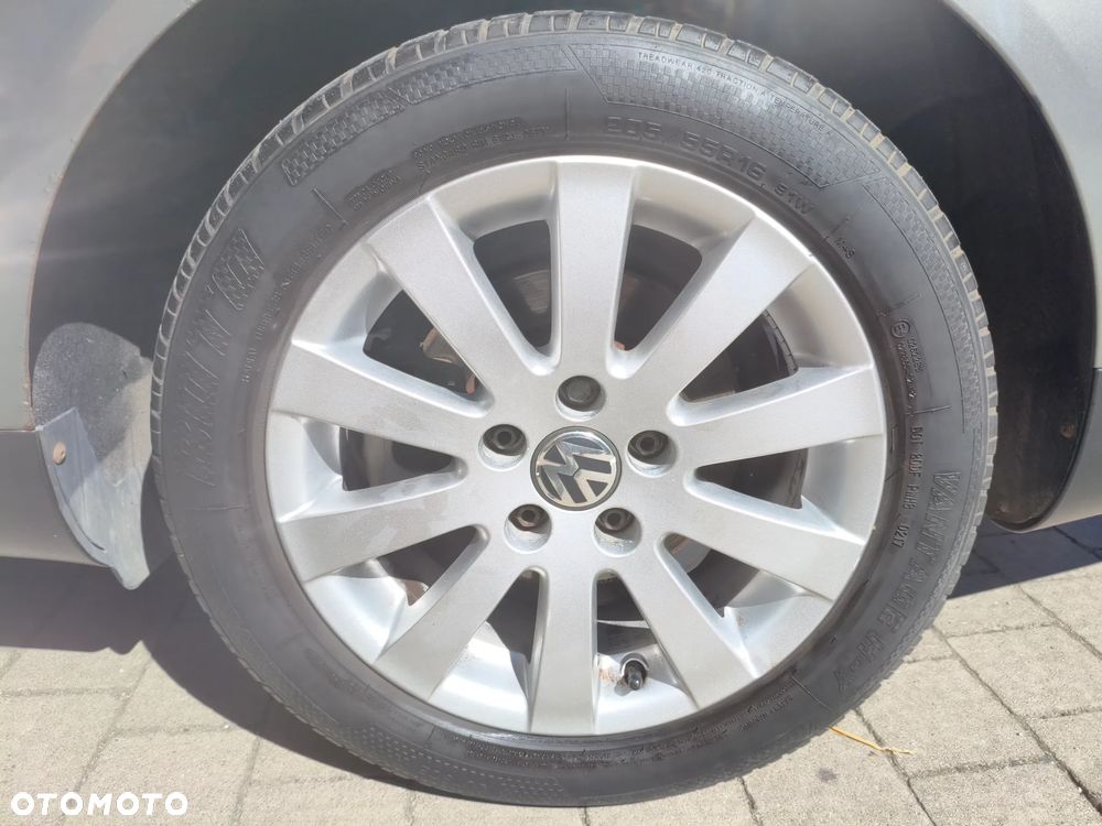 Volkswagen Passat 2.0 TDI Trendline - 16
