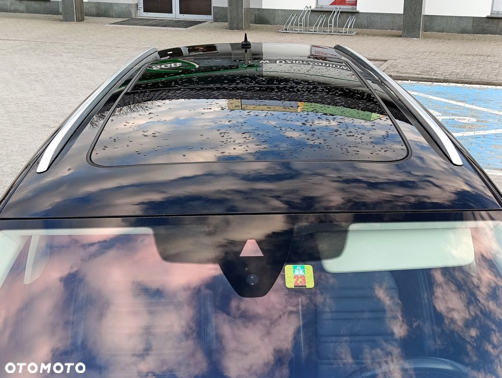 Volkswagen Passat Variant 2.0 TDI SCR DSG 4Motion Business - 12