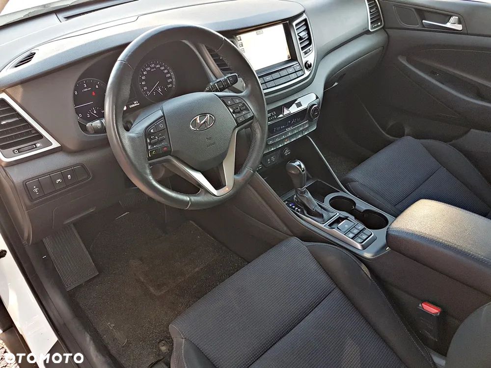 Hyundai Tucson 1.7 CRDI BlueDrive Premium 2WD DCT - 11