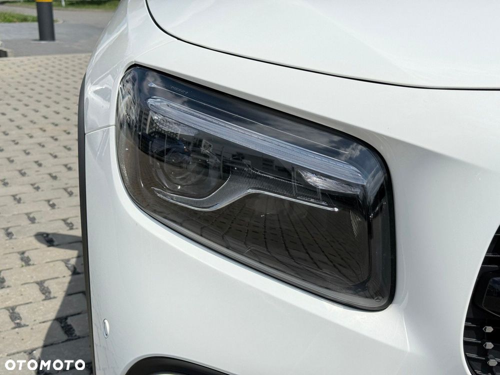 Mercedes-Benz GLB - 24