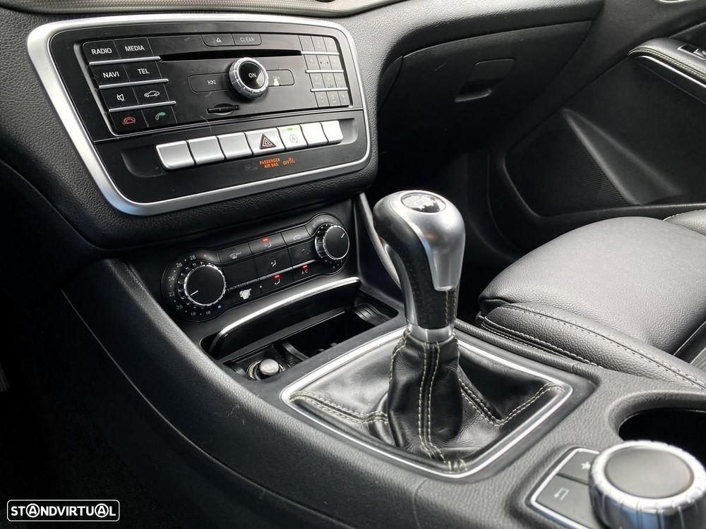 Mercedes-Benz CLA 180 d Shooting Brake Urban - 22