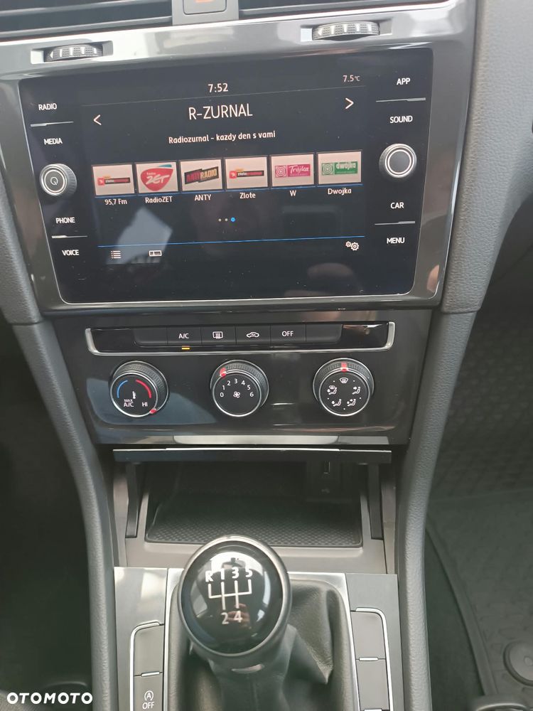 Volkswagen Golf - 26