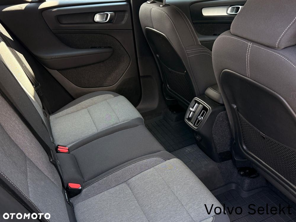 Volvo XC 40 B3 Plus Dark - 25