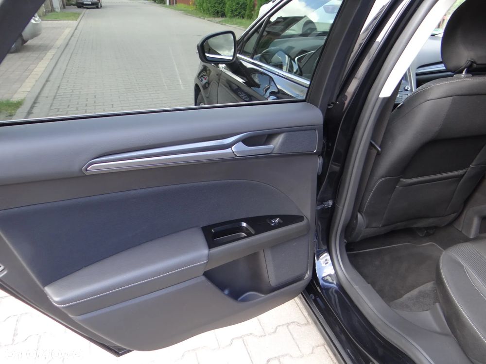 Ford Mondeo 2.0 EcoBlue Titanium - 14