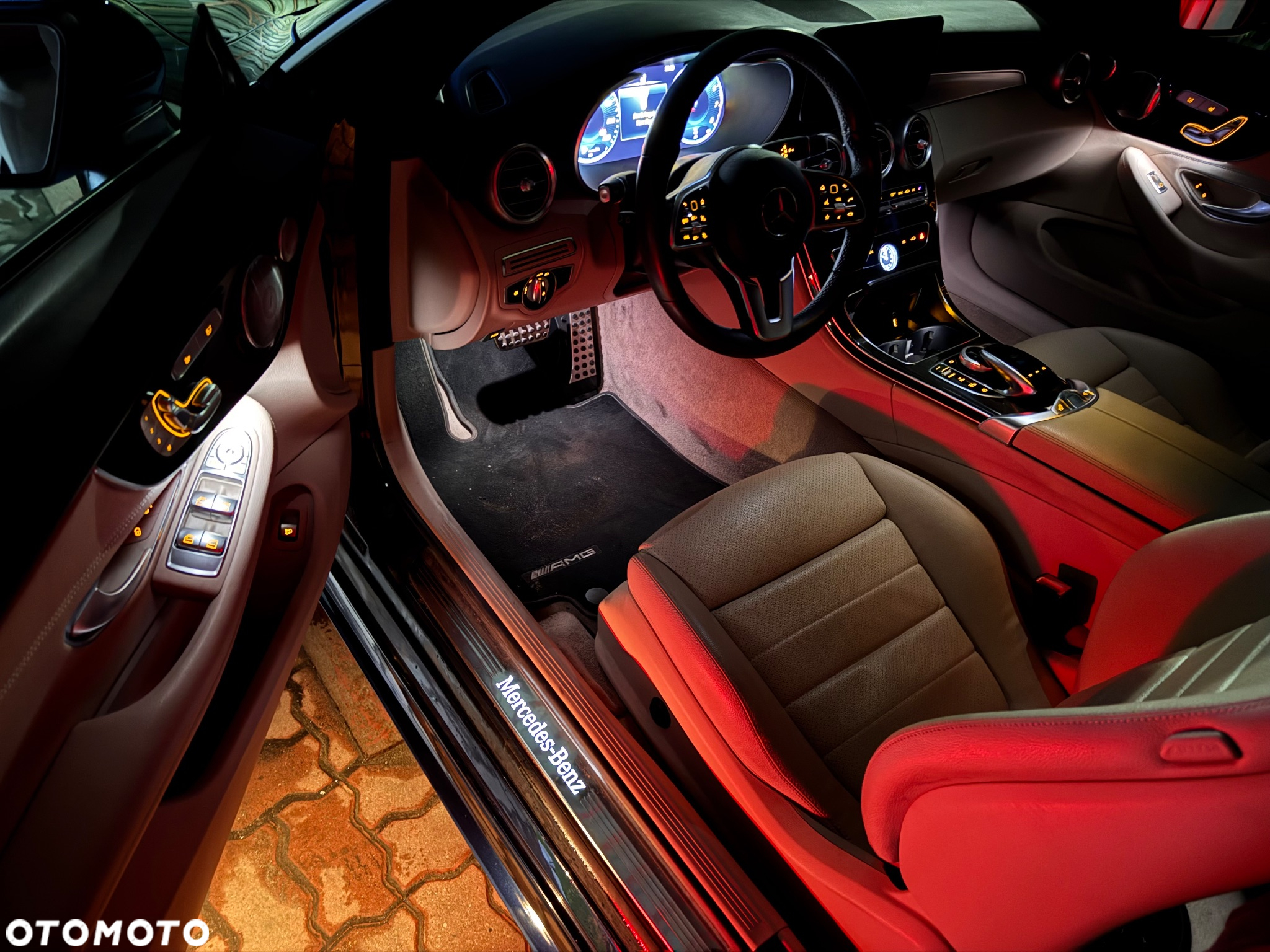 Mercedes-Benz Klasa C 300 4Matic 9G-TRONIC AMG Line - 35