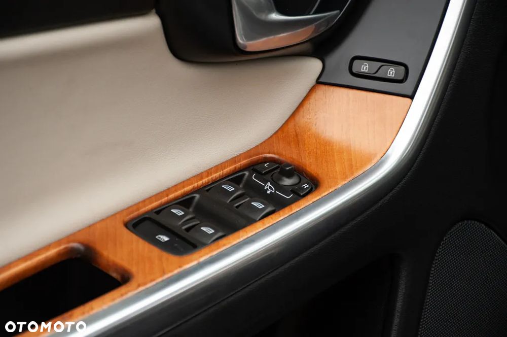 Volvo XC 60 D4 Drive-E Summum - 7