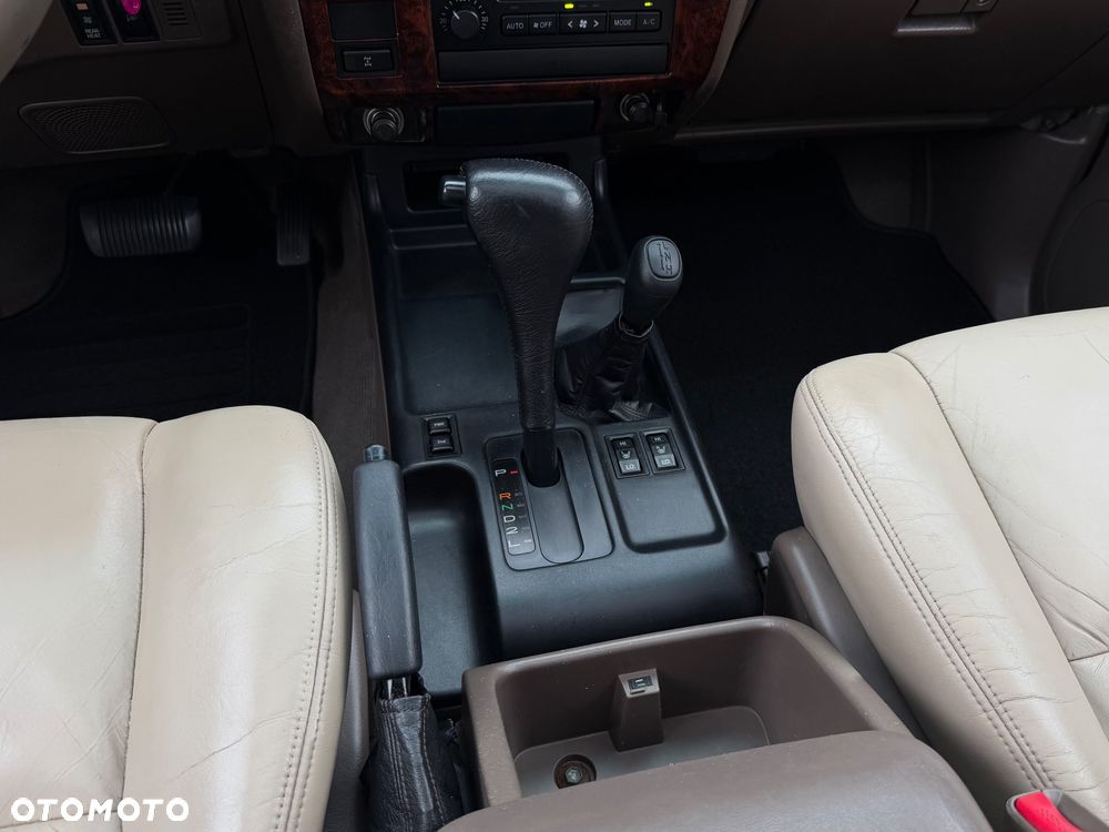 Toyota Land Cruiser - 19