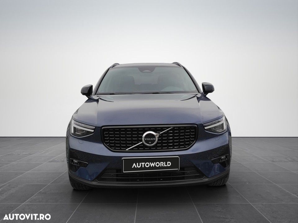 VOLVO XC40 2025 — imagine 8