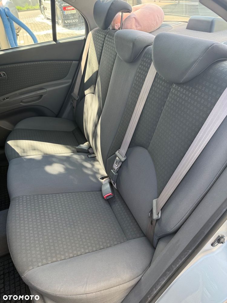 Kia Rio 1.4 City - 11