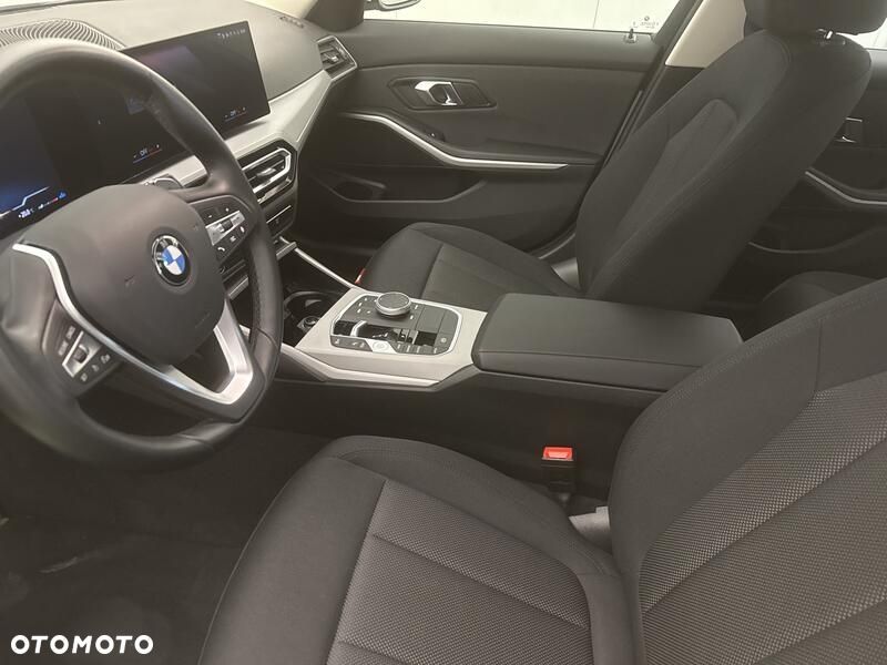 BMW Seria 3 318i - 11