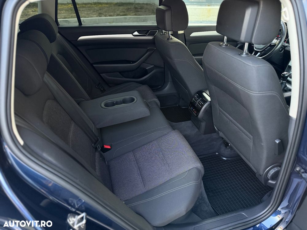 Volkswagen Passat 1.6 TDI Comfortline - 9