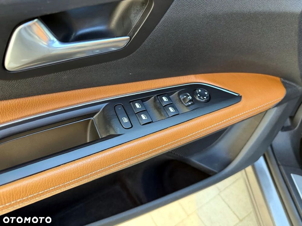 Peugeot 5008 - 16
