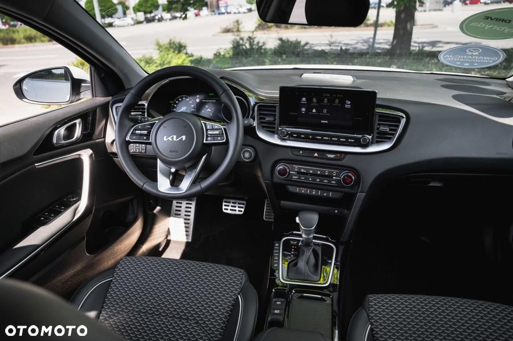 Kia XCeed - 4