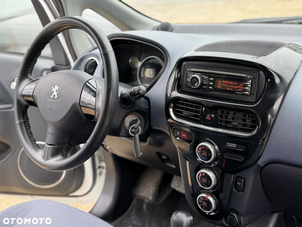Peugeot iOn High Line - 18