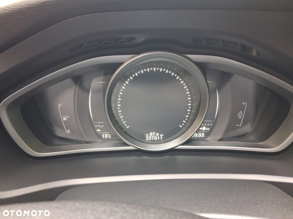 Volvo V40 D2 Inscription - 13