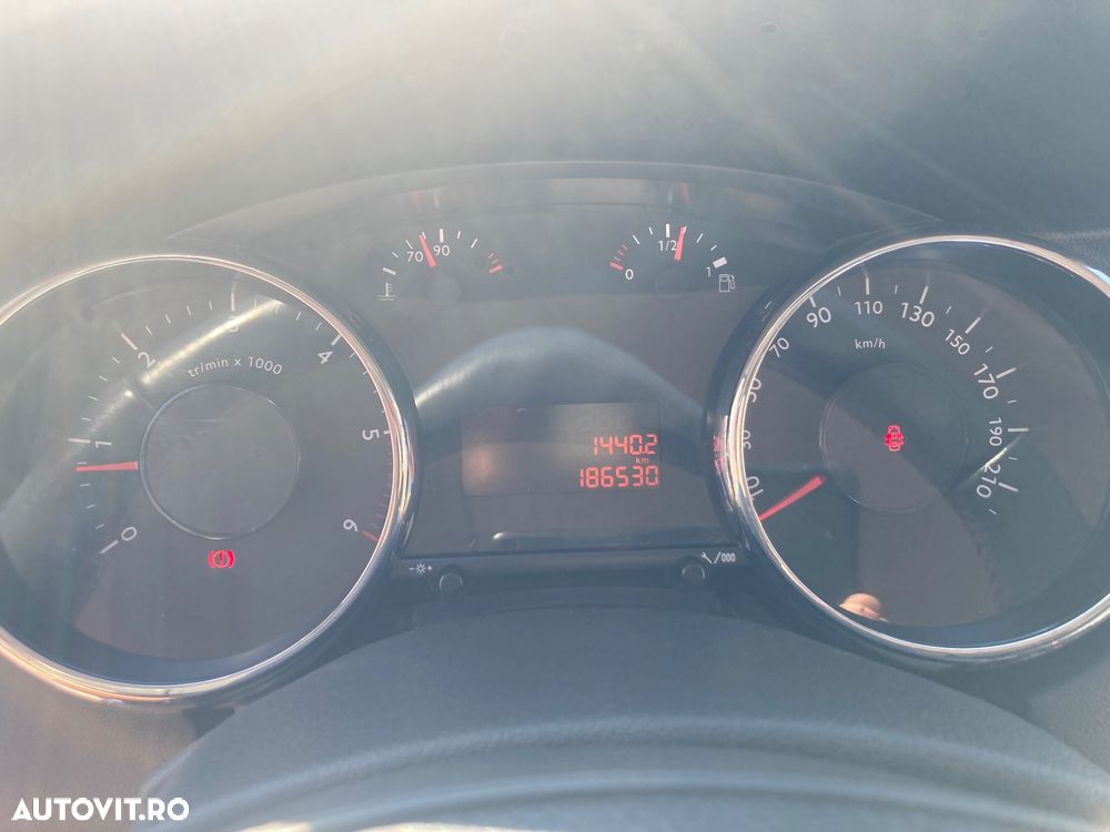 Peugeot 5008 HDI FAP 150 Family - 1