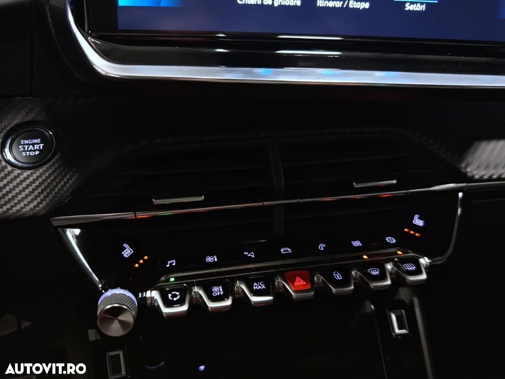 Peugeot 2008 1.2 L PureTech STT EAT8 GT Line - 23