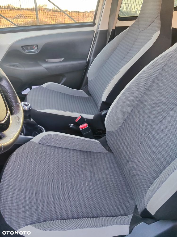 Toyota Aygo x-play - 11