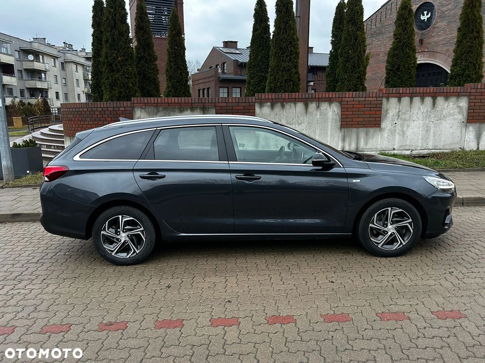 Hyundai i30 1.5 T-GDI 48V-Hybrid DCT Trend - 11