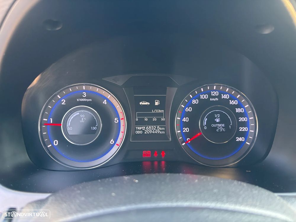 Hyundai i40 SW 1.7 CRDi Blue Comfort - 21