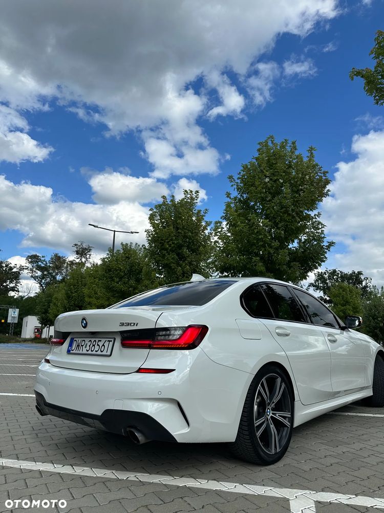 BMW Seria 3 330i M Sport - 4