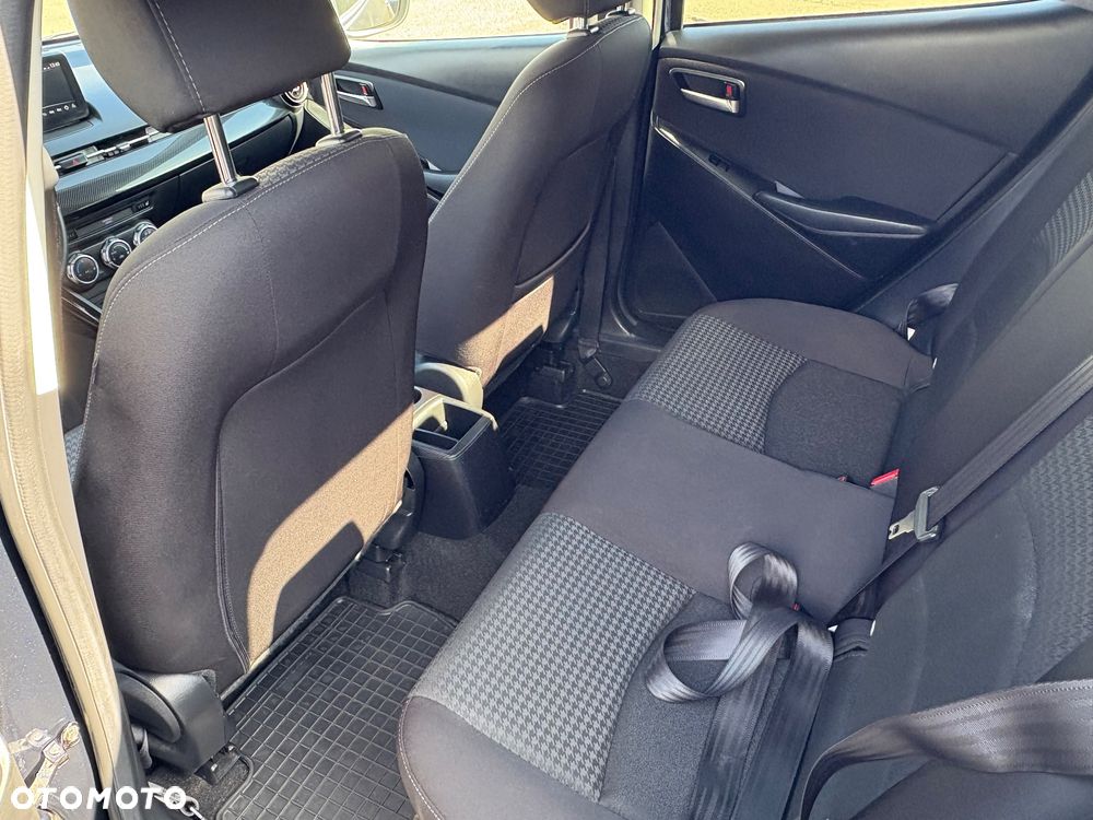 Mazda 2 - 15