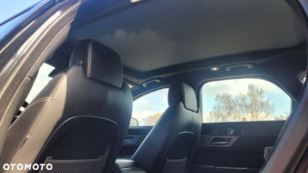 Jaguar XF 20d Portfolio - 15
