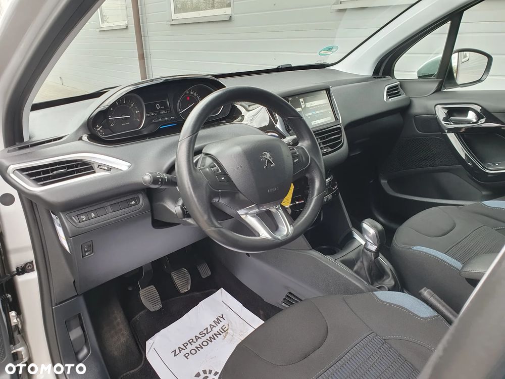 Peugeot 208 - 24