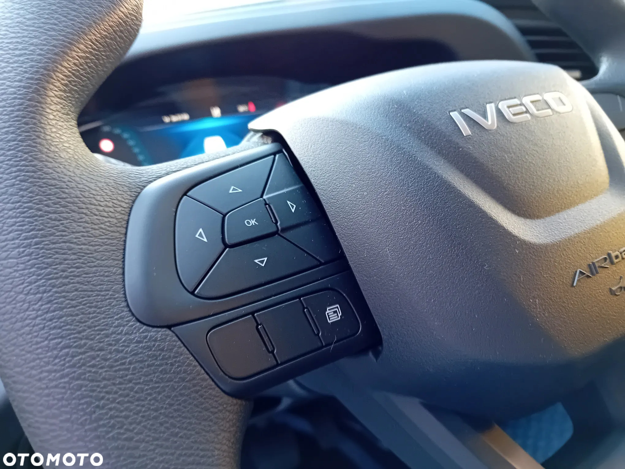 Iveco Daily 35S18HA8 V 3.0 Diesel Hi-Matic Furgon L4H3 - 17