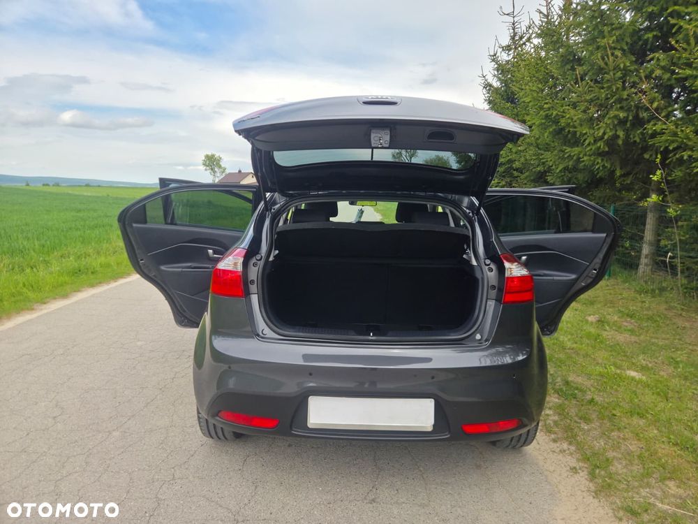 Kia Rio 1.2 L - 22