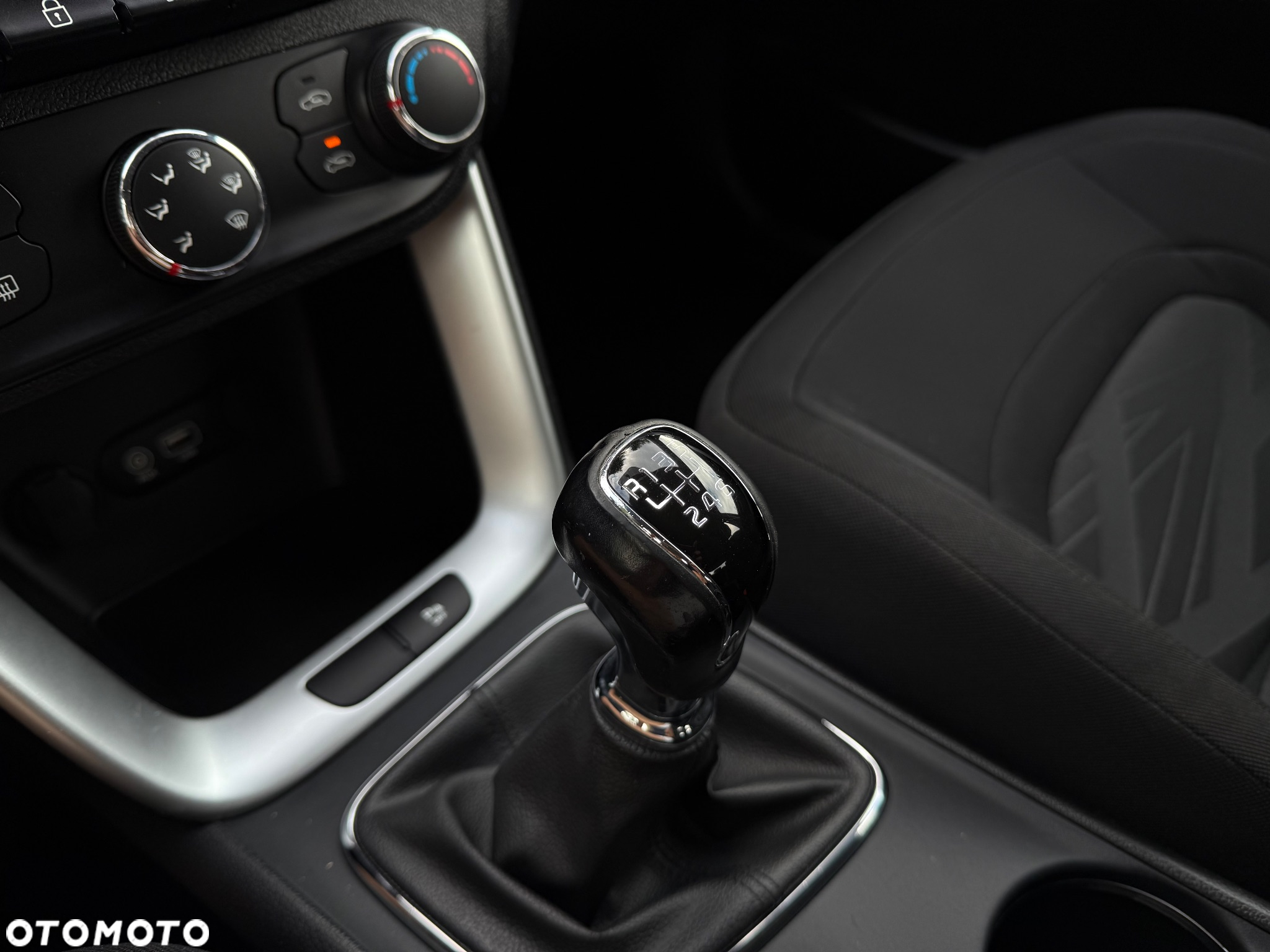 Kia Ceed 1.6 GDI Dream-Team Edition - 33