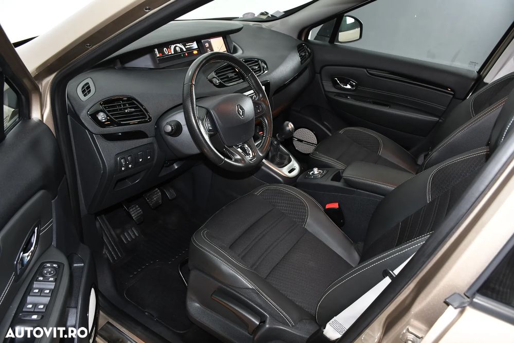 Renault Scenic TCe 130 Bose Edition - 12