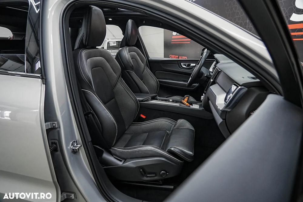Volvo XC 60 T6 AWD AT PHEV Plus Dark - 8