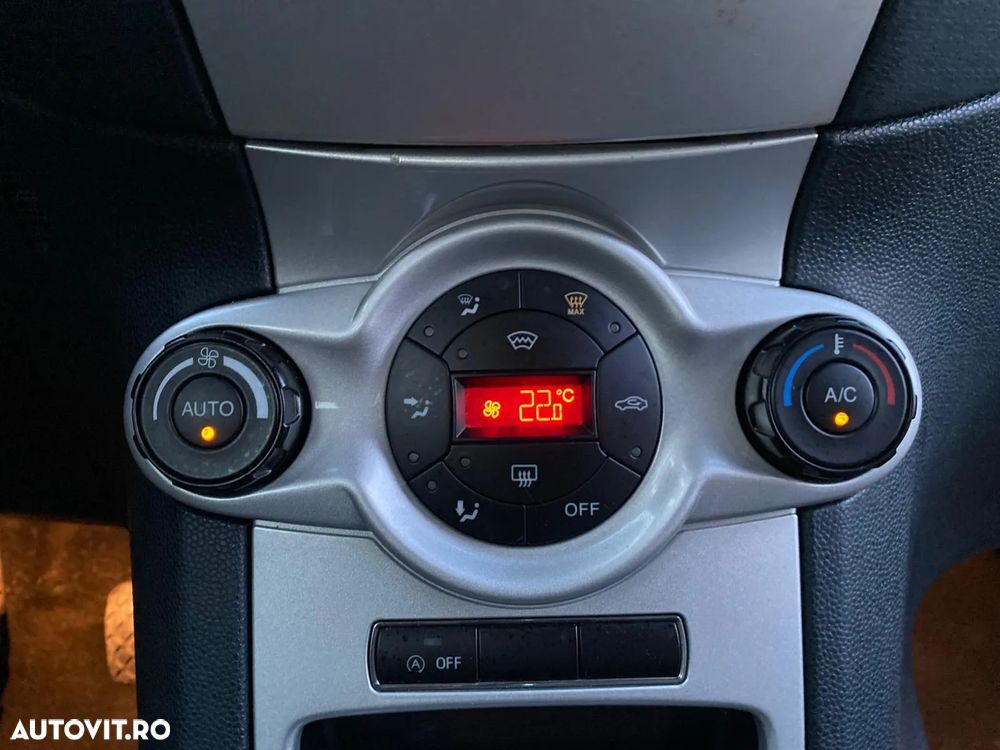 Ford Fiesta 1.6 TDCi DPF Titanium - 10